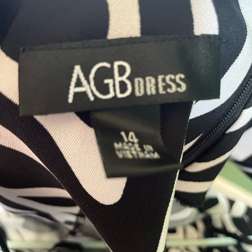 AGB Dress. Sleeveless Women-Size 14 zebra print, midi dress A 3 - Picture 3 of 5